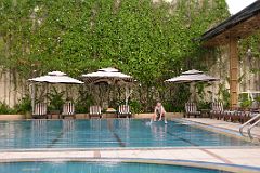 Singapore 01 02 Holiday Inn Pool.JPG
